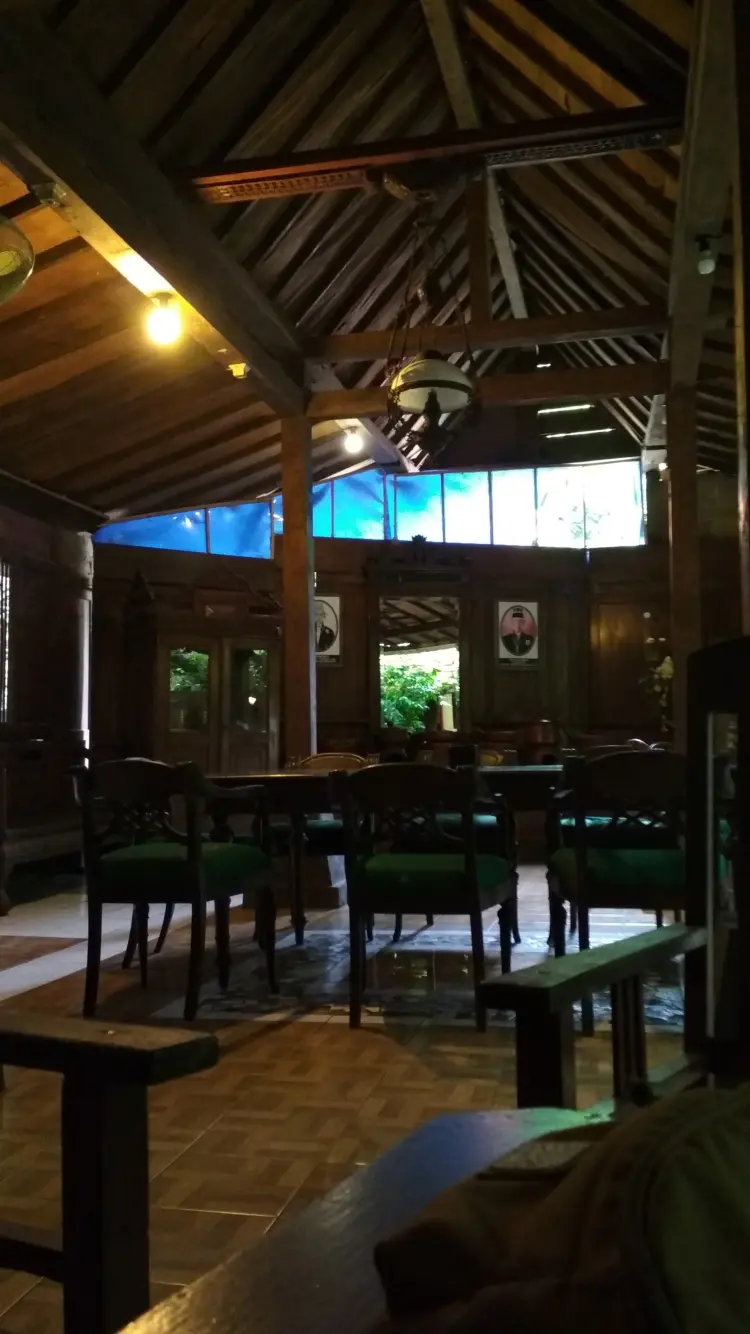 Mbok Berek Garden Resto 3