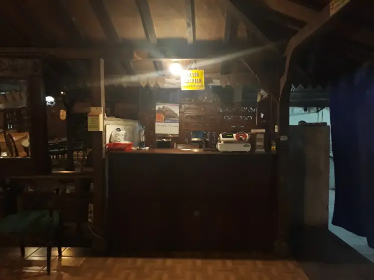 Mbok Berek Garden Resto 10