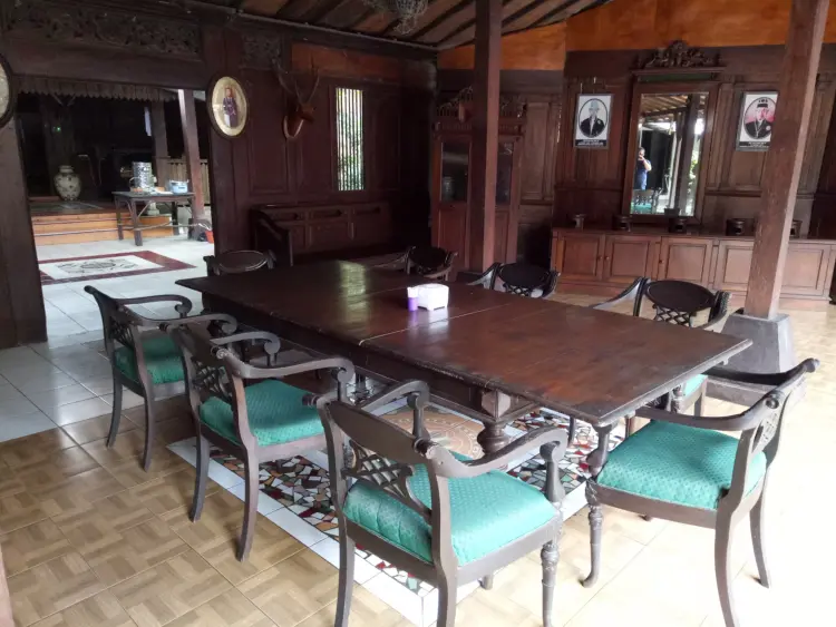 Mbok Berek Garden Resto 9