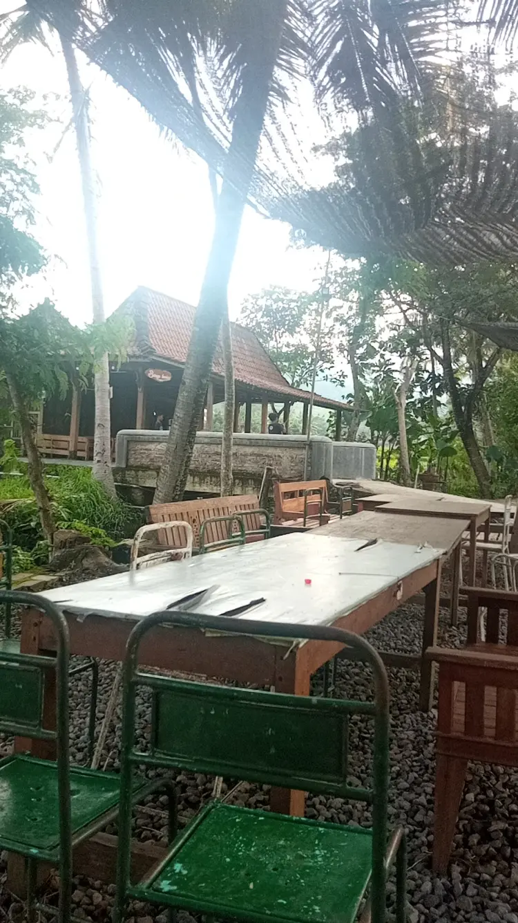 Warung Makan Banyu Bening 9