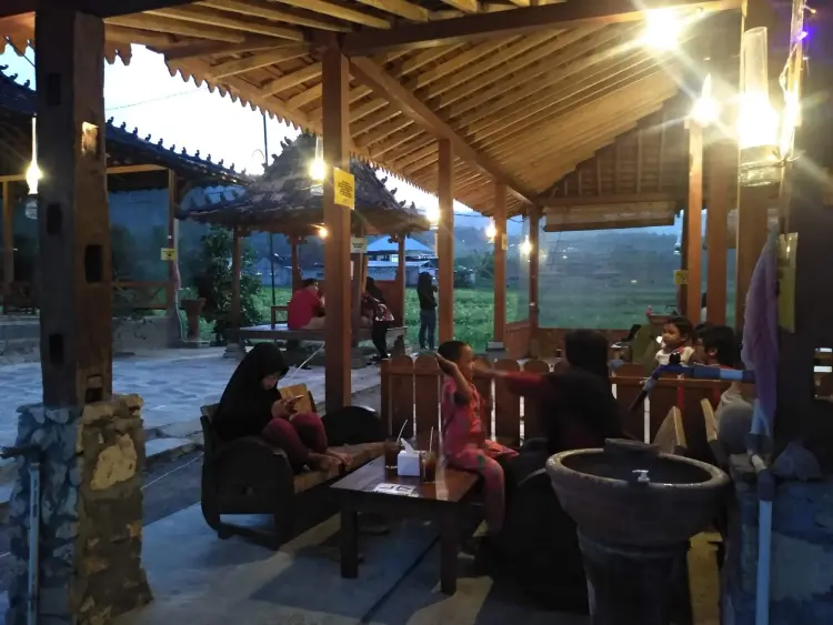 Warung Makan Banyu Bening 8