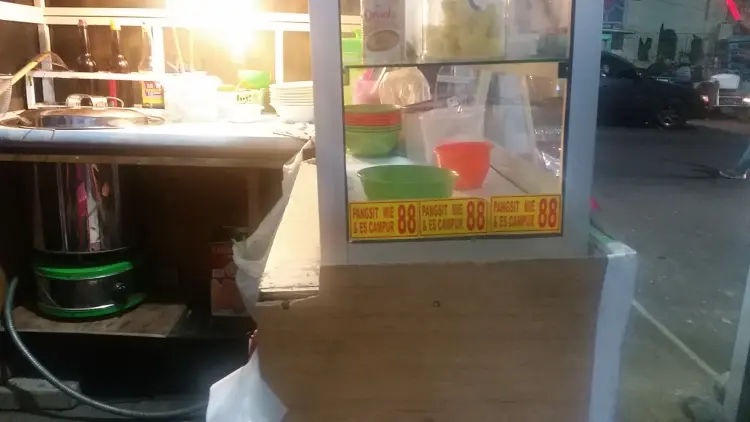 PANGSIT MIE & ES CAMPUR CAP ABAH 88 2