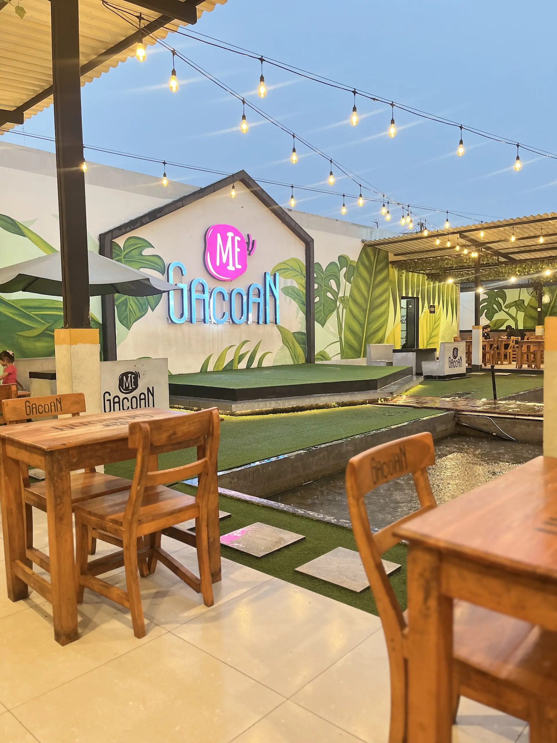 Happiness for under 10k IDR, at the cost of a 1-hour+ queue... 1