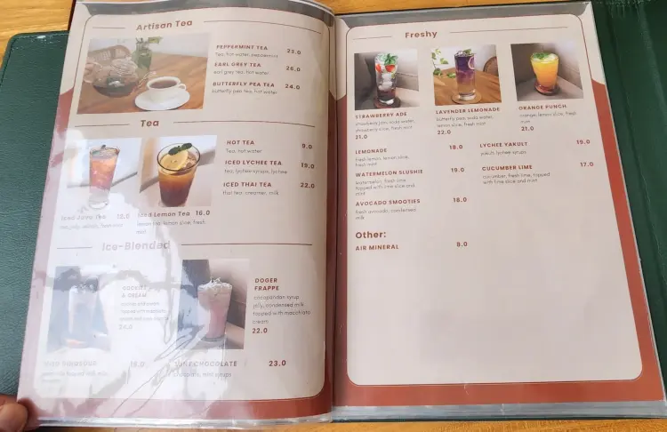 Areela Cafe and Dessert 7