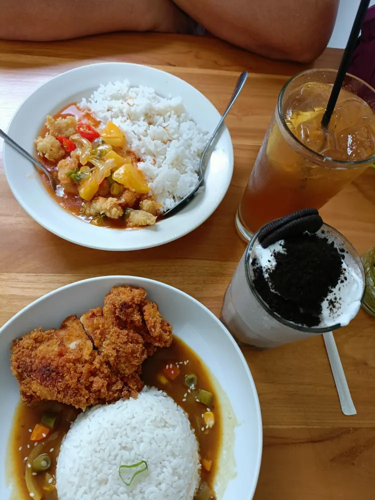 Areela Cafe and Dessert 4