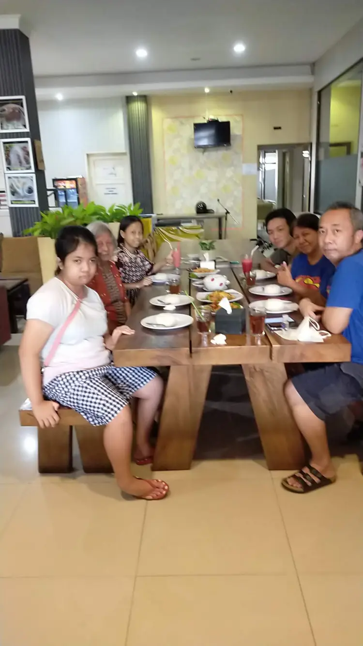 Medsos 2.0 Cafe & Resto 5