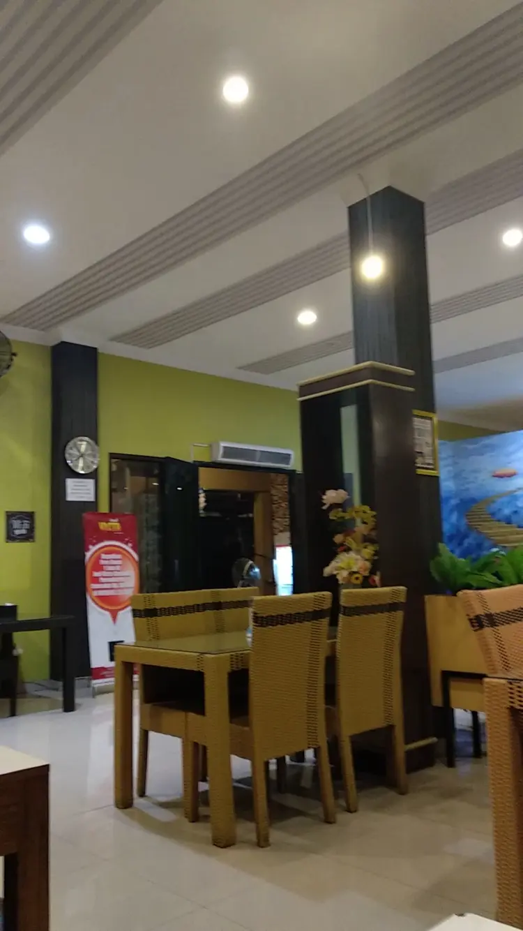 Medsos 2.0 Cafe & Resto 6