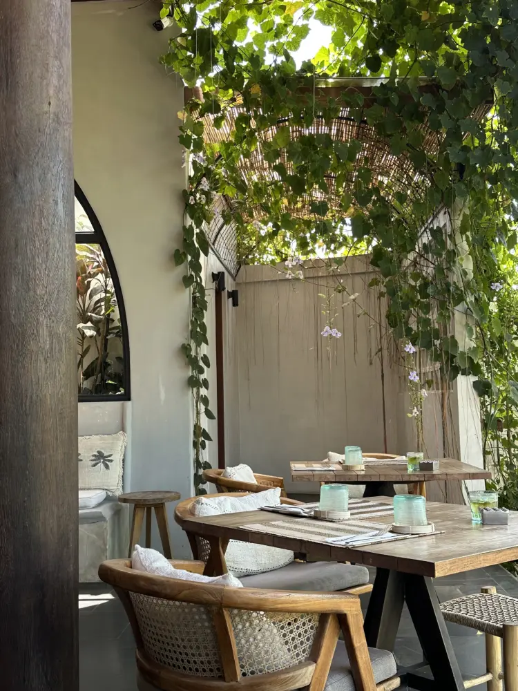 CHORA Mediterranean Restaurant & Bar 4