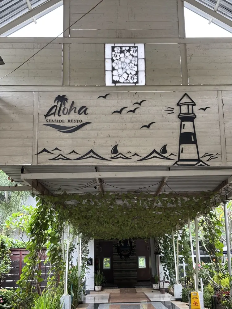 ALOHA Seaside Resto 1