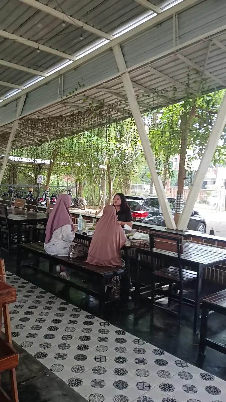 ALOHA Seaside Resto 5