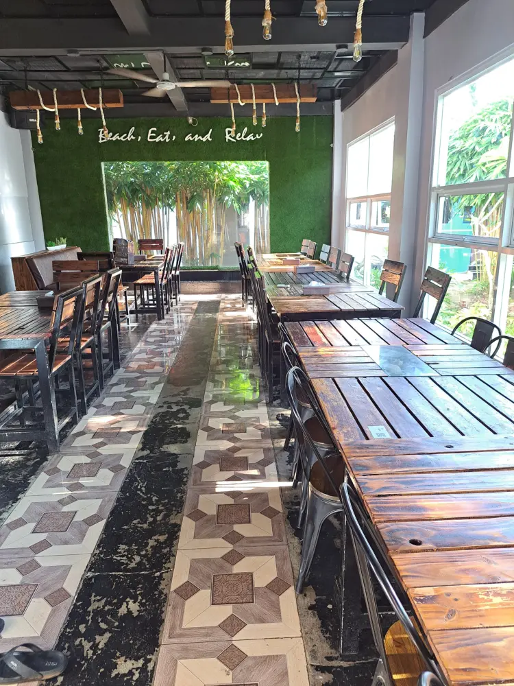 ALOHA Seaside Resto 9