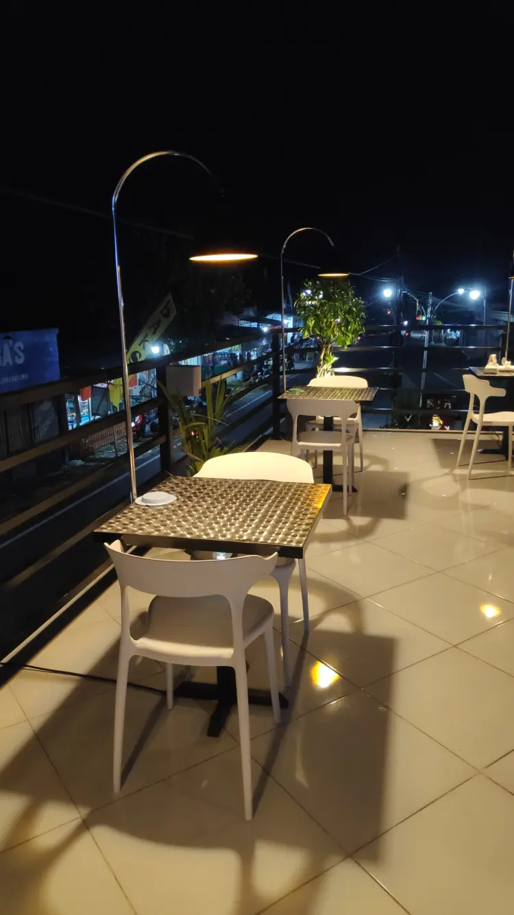 ICON UTAMA CAFE & RESTO (Panglima Xpait) 4