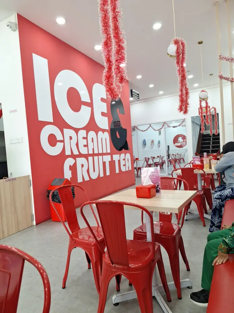 Momoyo Ice Cream & Fruit Tea Medono Pekalongan 3