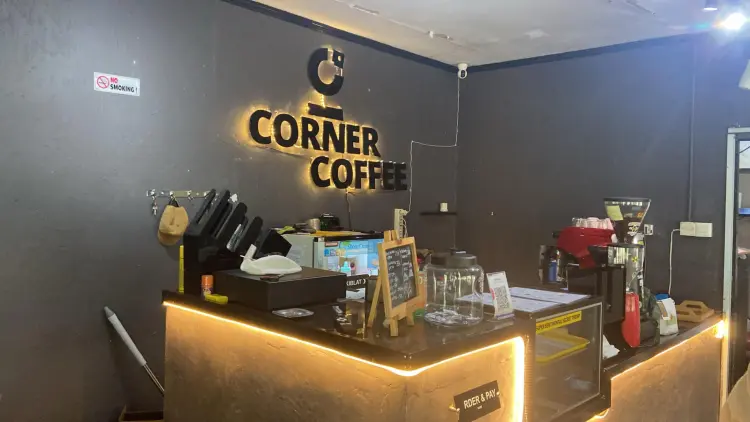 Corner Coffee 3