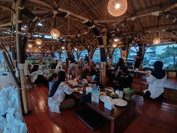 Balekita Resto Cafe & Fishing 3