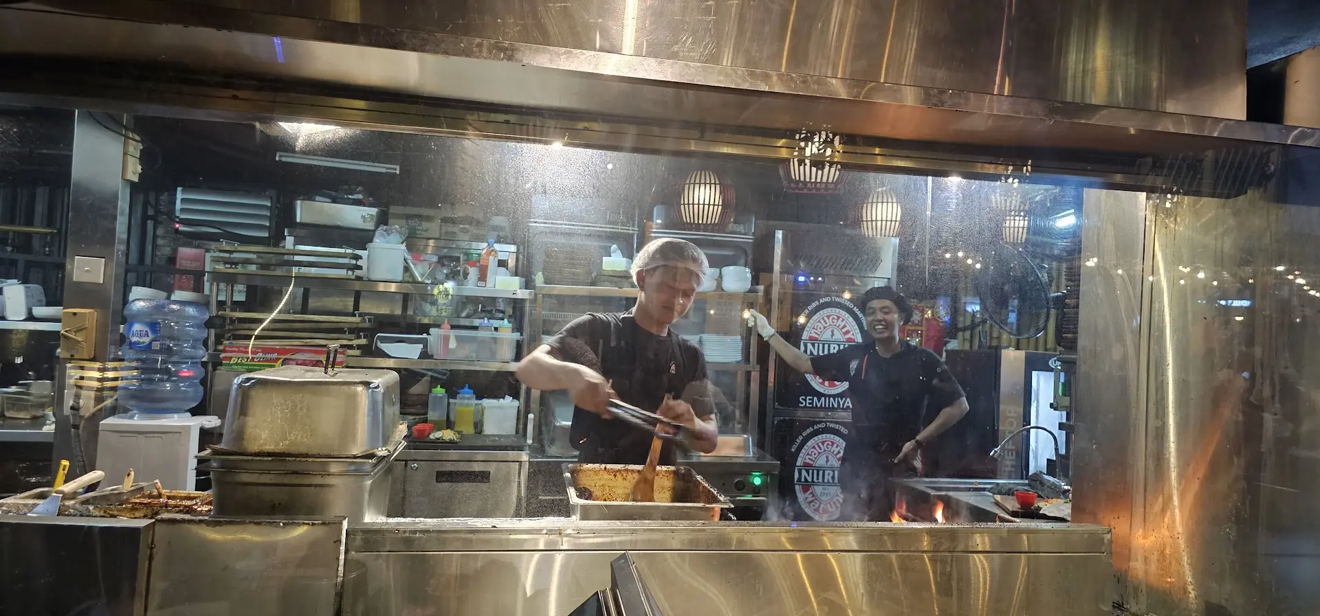 Naughty Nuri's Bali, si Raja Antrean! Iga Babinya beneran worth it nunggu sejam? 1