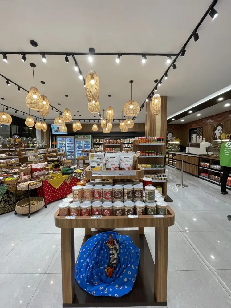 JTOWN Food and Entertainment Center 6