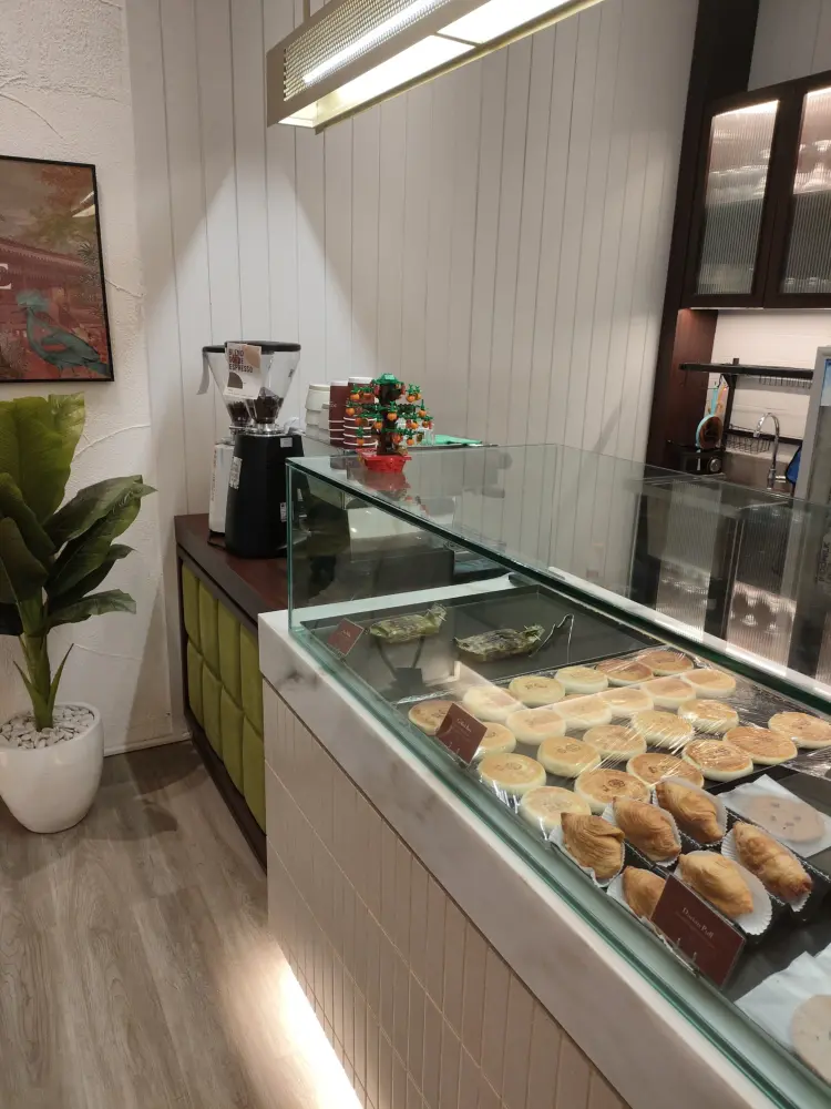 Goede Coffee & Eatery Pakuwon City Mall 9