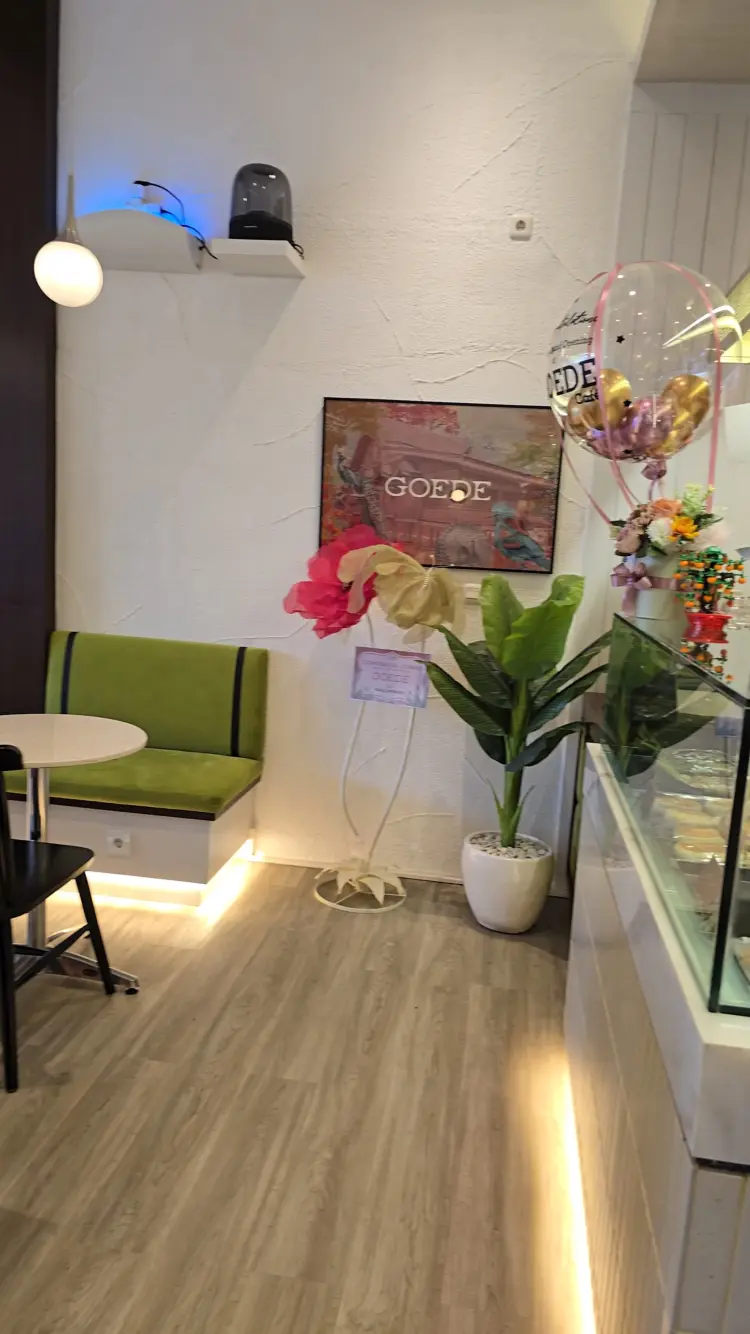 Goede Coffee & Eatery Pakuwon City Mall 5