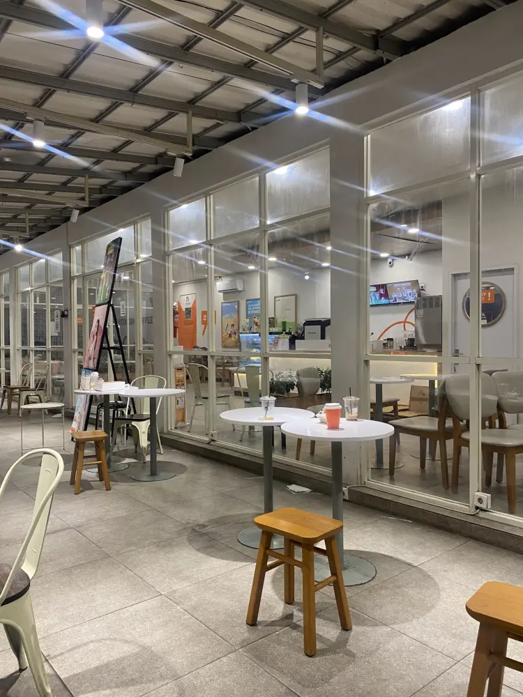 TOMORO COFFEE - SEKARTAJI 5