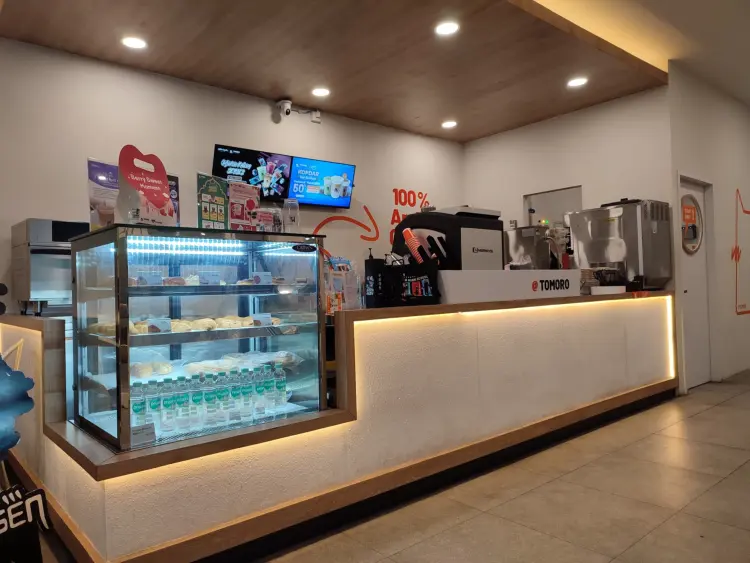 TOMORO COFFEE - SEKARTAJI 3