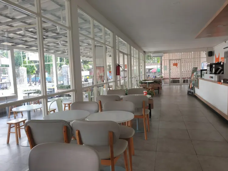 TOMORO COFFEE - SEKARTAJI 6