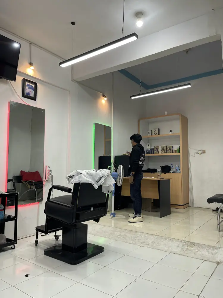 MAXIMA BARBERSHOP 1