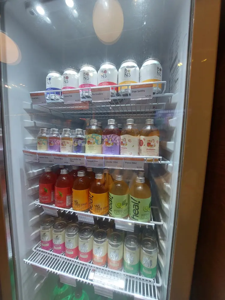 Burgreens Flagship Menteng - Healthy Plant-Based Eatery 2