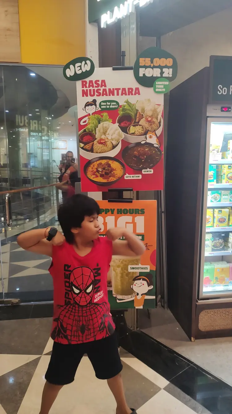 Burgreens Flagship Menteng - Healthy Plant-Based Eatery 3