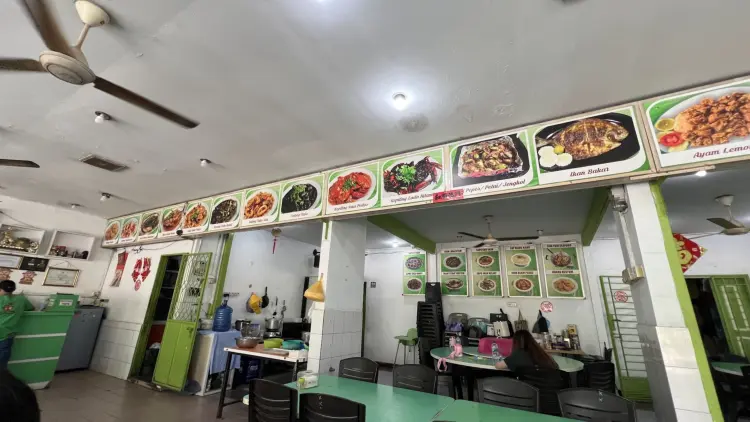 Jangan cuma tau resto viral! Warung lokal di Batam ini baru beneran Mantap.