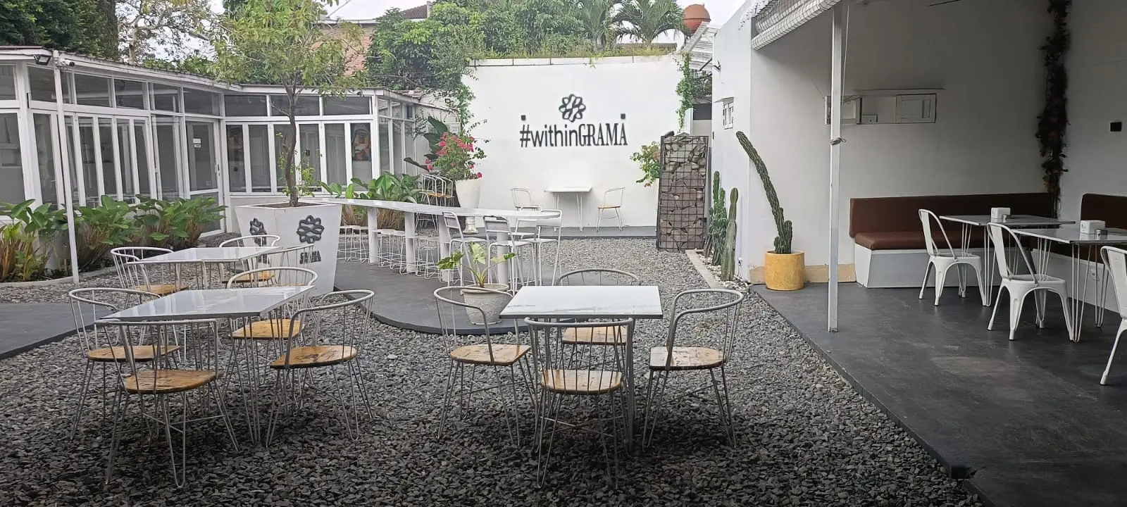 Kafe di Medan ini, buat foto sih Mantap! Tapi ada red flag-nya yang mending lo skip. 3