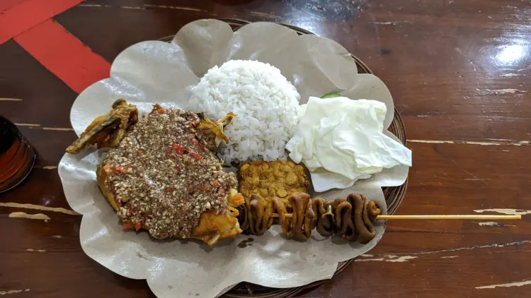 Ayam gepuk Pak Gembus 8