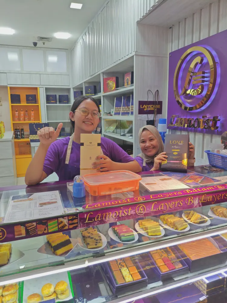 Siapa nih yang masih koar-koar Lamoist itu oleh-oleh wajib Batam? Gue udah nyobain duluan buat kalian, zonk parah