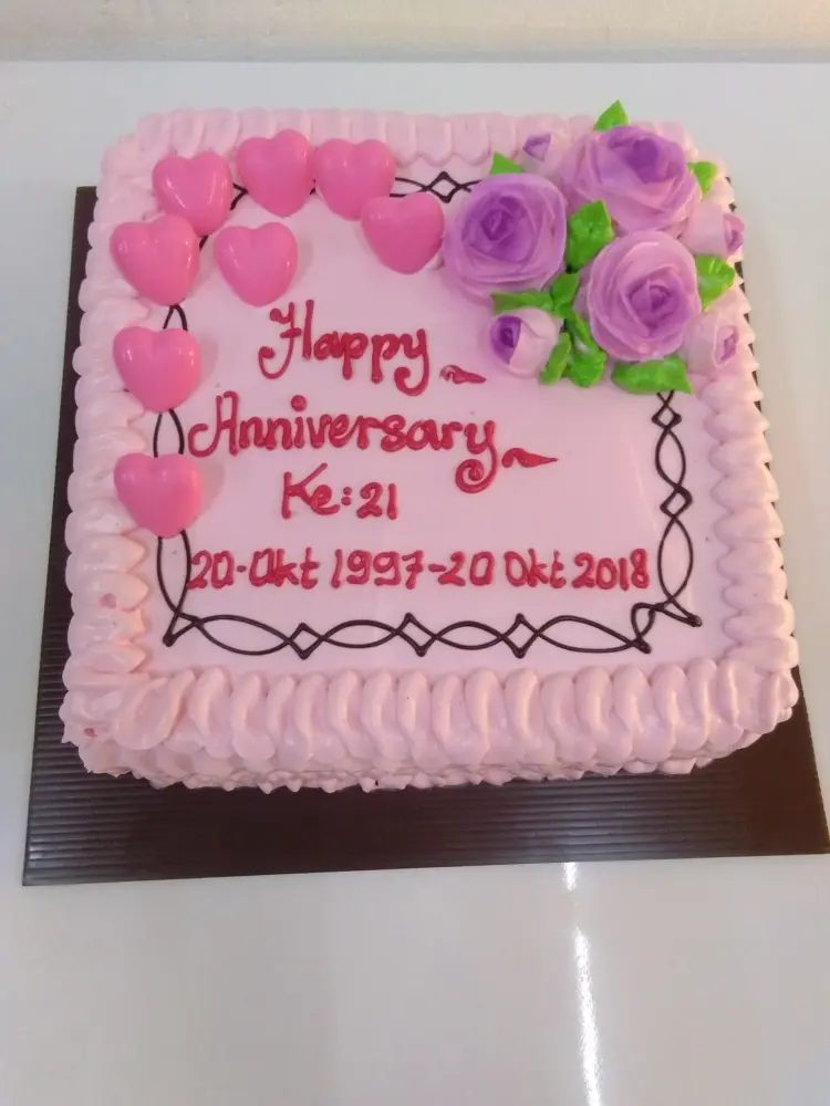 LINDAYES Cake & Bakery 9