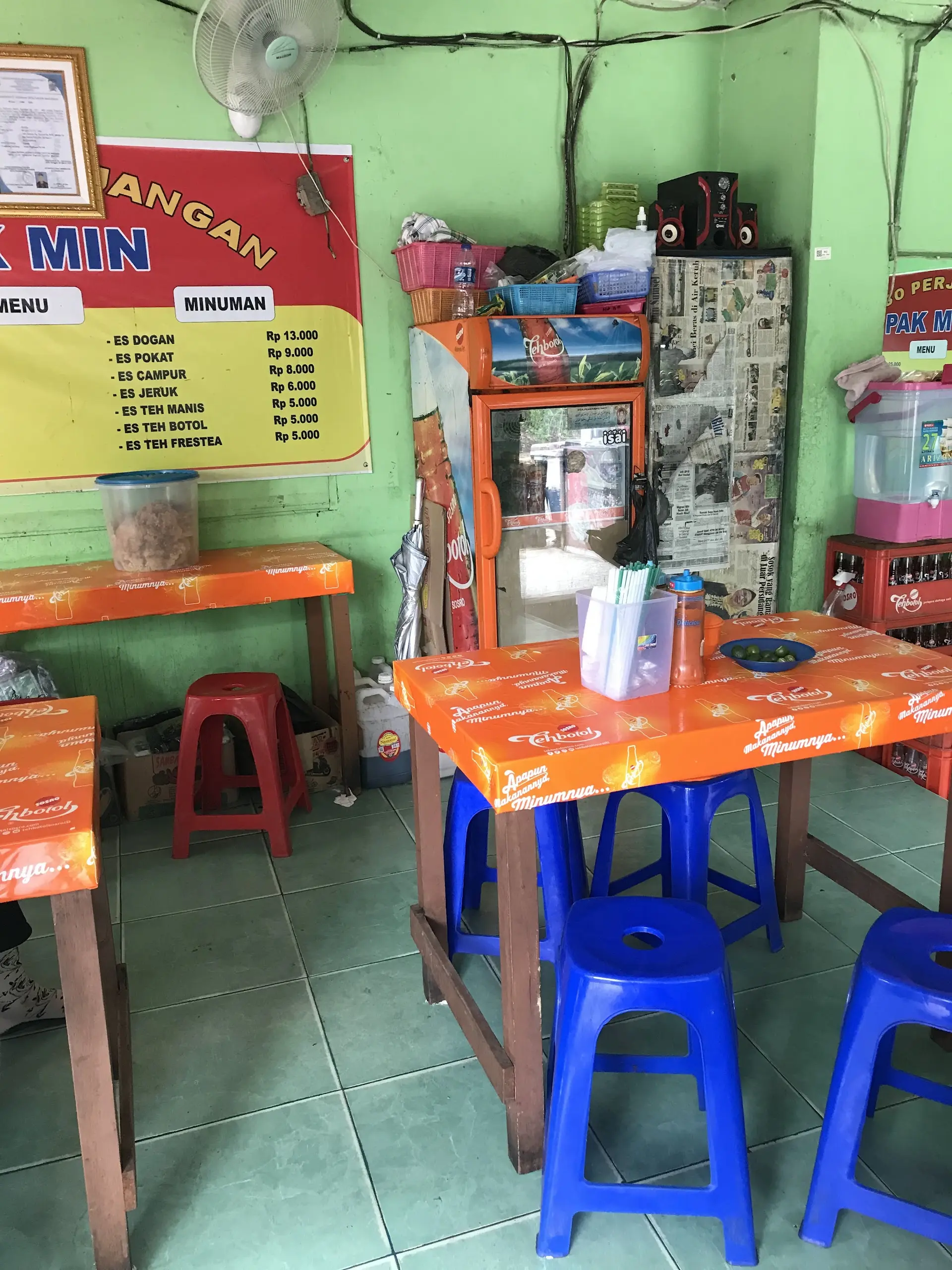 ¥8 per person for meatballs bigger than tennis balls? This Palembang institution is wild 3