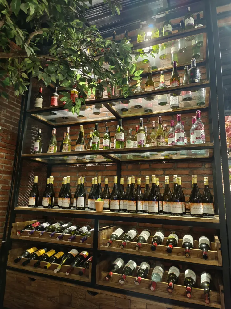 ESKALA Eatery Bar & Coffee 8