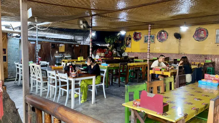 Sate Babi Bawah Pohon 6