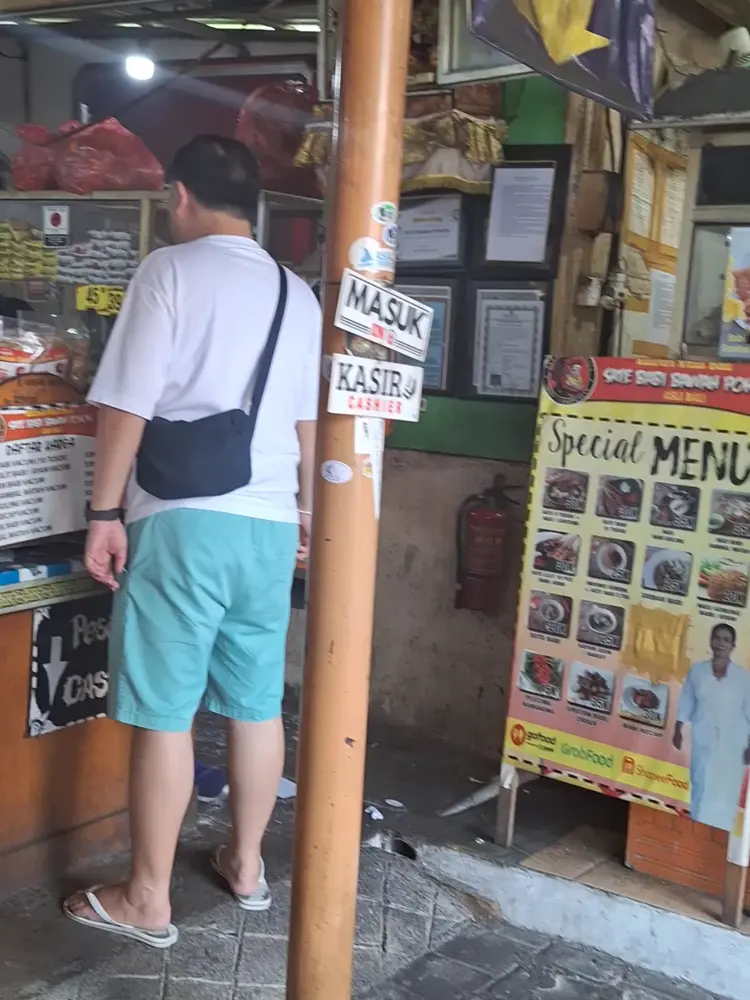 Sate Babi Bawah Pohon 8