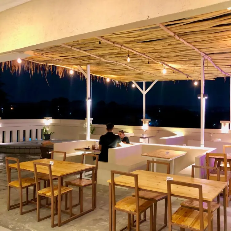 Skyhook Coffee Rooftop House and Kitchen 9