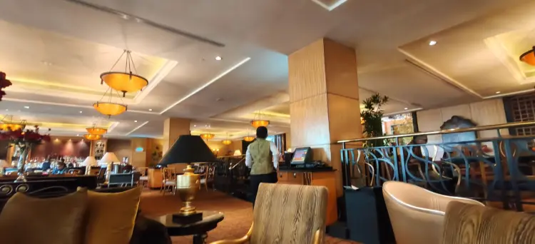 The Cascade Lounge 5