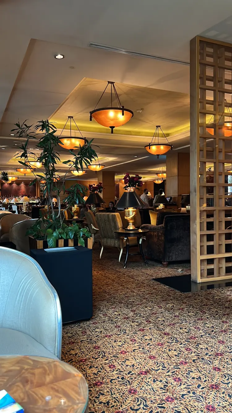 The Cascade Lounge 2