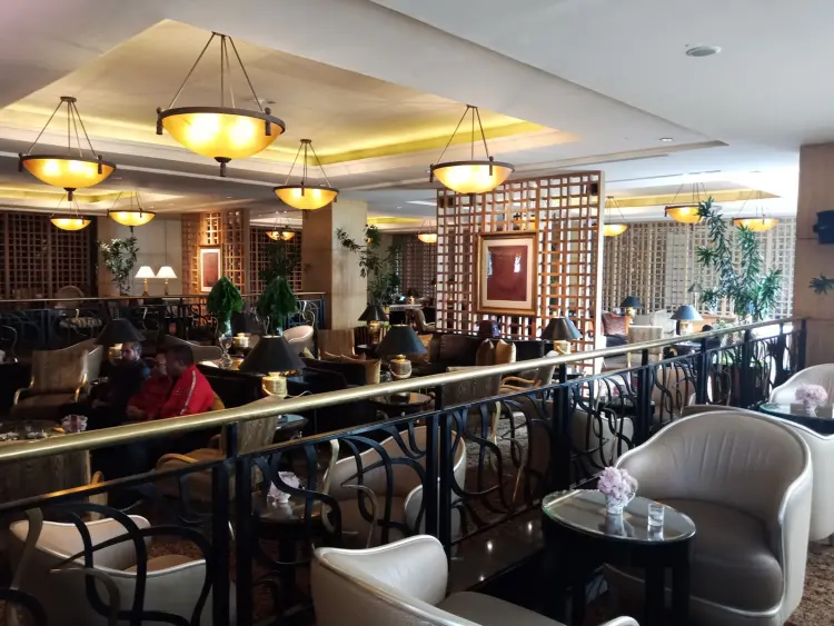 The Cascade Lounge 10