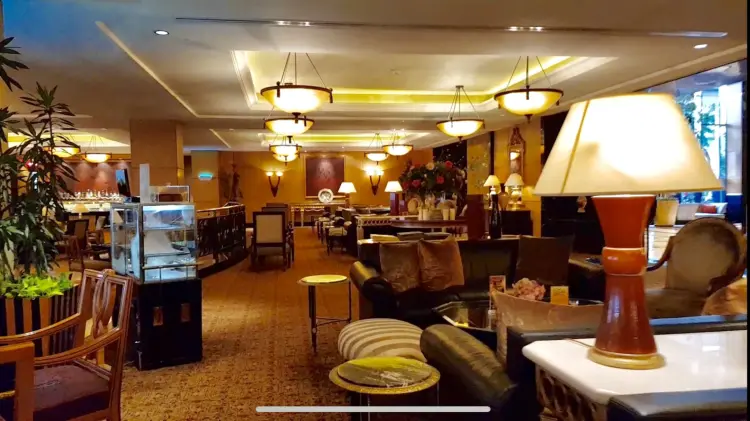 The Cascade Lounge 3