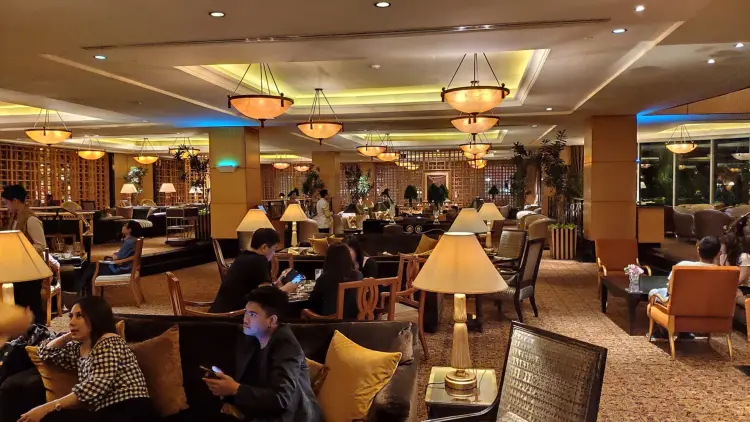 The Cascade Lounge 8