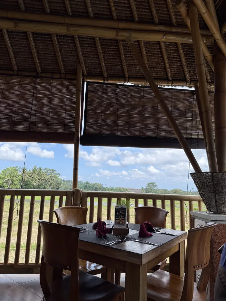 Bebek Tebasari Resto 3