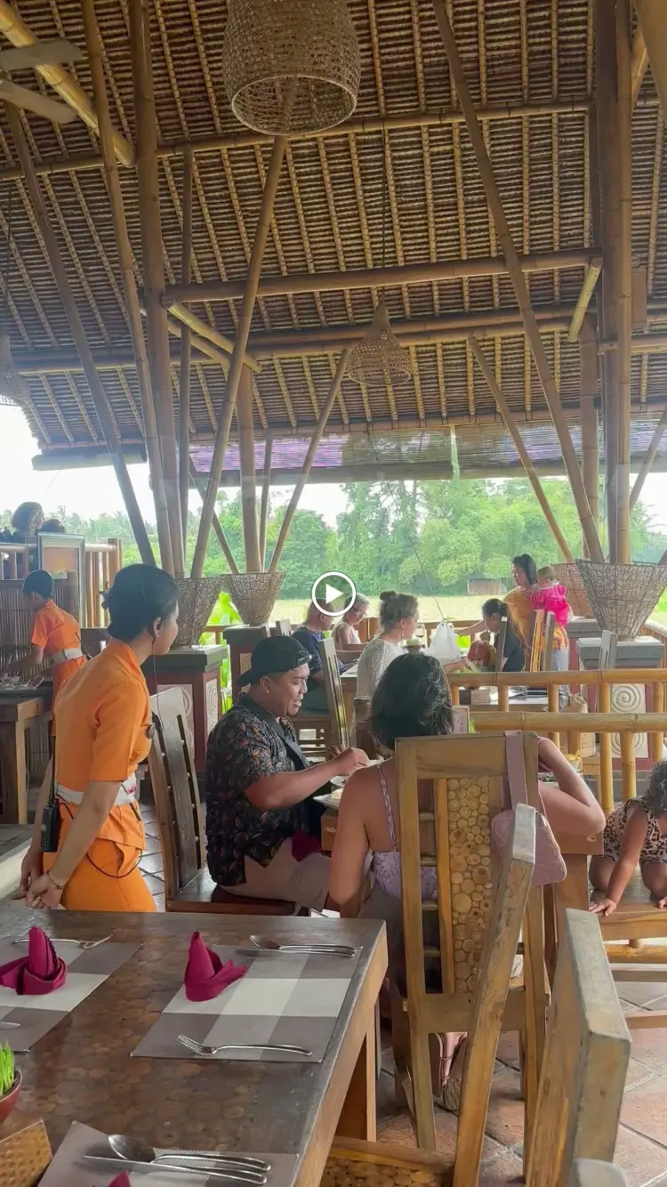 Bebek Tebasari Resto 4