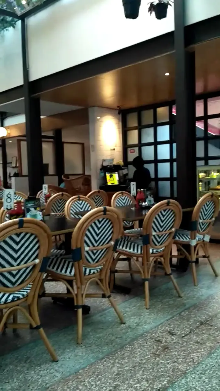 Justus Steak House Cimanuk 2