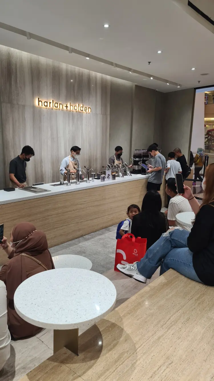 harlan + holden coffee - pacific place 7