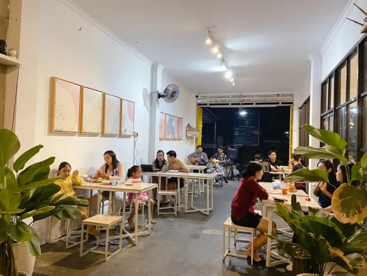 Likelike Coffee & Eatery 5