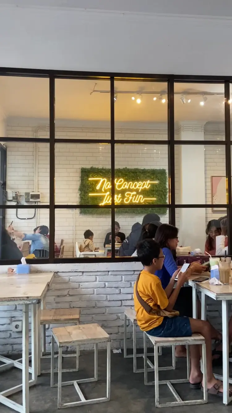 Likelike Coffee & Eatery 2